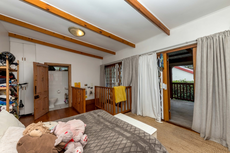 To Let 4 Bedroom Property for Rent in Vredehoek Western Cape